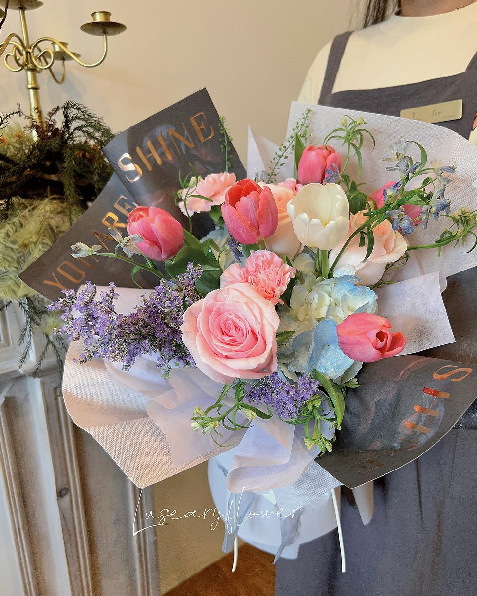 Thumbnail: Modern Designer Bouquet (MD)