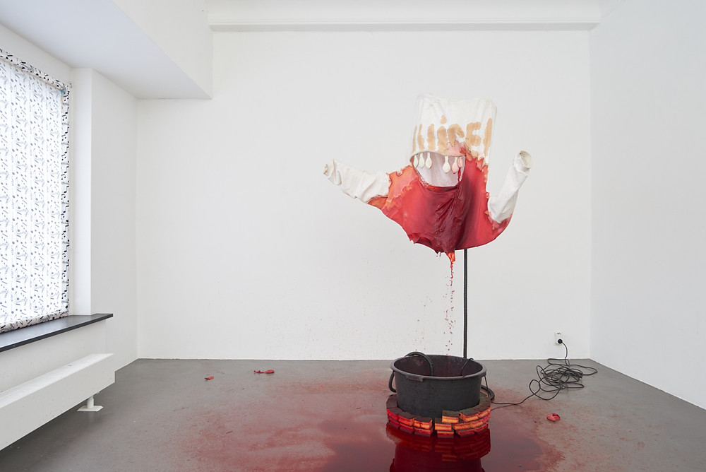 Geo Wyeth, Juice Fountain 1, from the show JUICE DELUGE 2017, composite gallery, Brussels, BE