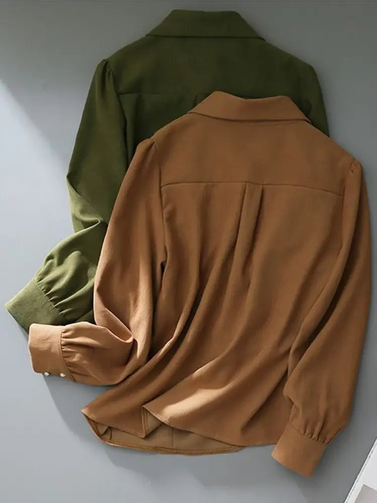 Küçük resim: İnce Kadife Vintage Yakalı Uzun Kollu Kadın Gömlek