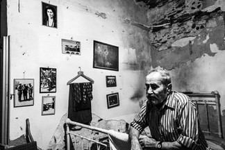 Yorgos Zoumis at his house, by photographer George Tatakis
