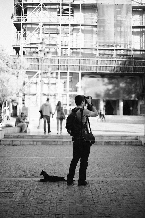 A participant of the expert photography tour in Athens, organized by George Tatakis.
