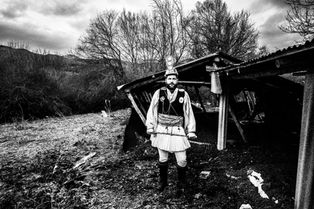 Κοτσαμάνια (Μωμόγεροι) στον Τετράλοφο Κοζάνης, του Γιώργου Τατάκη