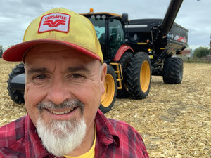 Farm Hand Mike (Instagram: @farmhandmike)
