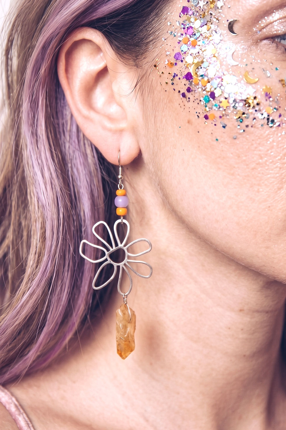 Thumbnail: Aura Daisy Earrings