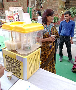 Fruit juice vending machine