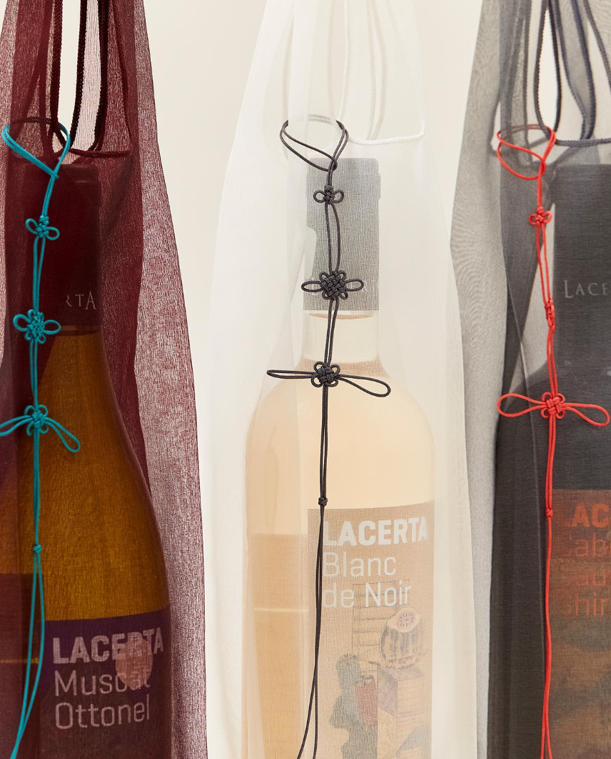 Thumbnail: Sheer Fabric Wine Bag