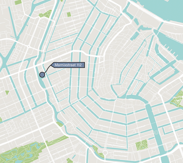 Locatie aan de rand van de grachtengordel van Amsterdam, op loopafstand van het Leidseplein en de 9 straatjes.