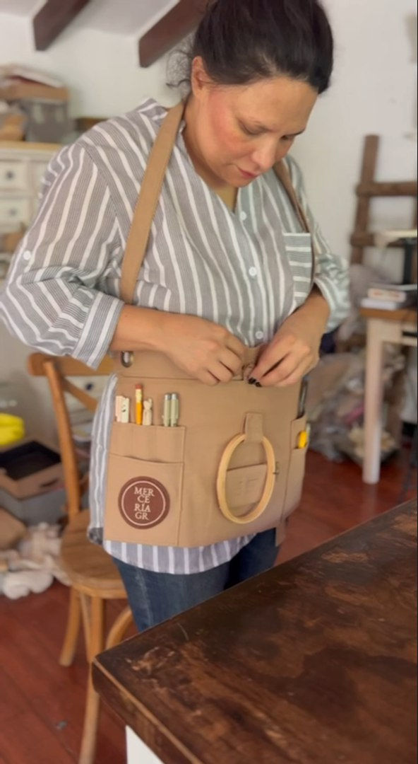 Miniatura: Delantal/bolsa para bordadora