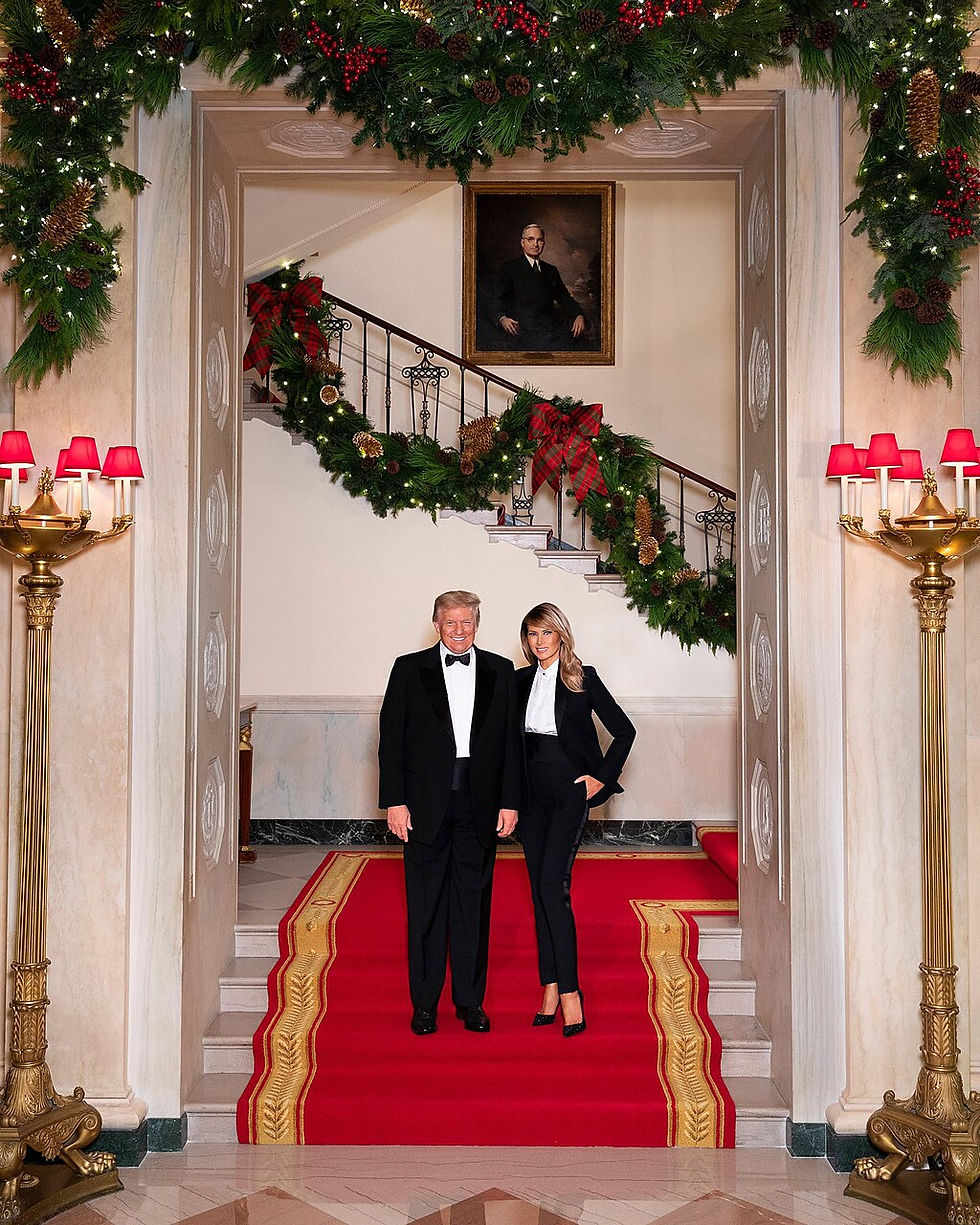 (Official White House Photo by Andrea Hanks), Public domain, via Wikimedia Commons