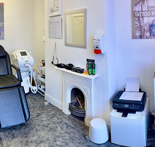 A well furnished and organized room for treatment