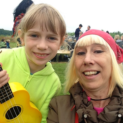 Hannah & Margie The Quirkettes.png