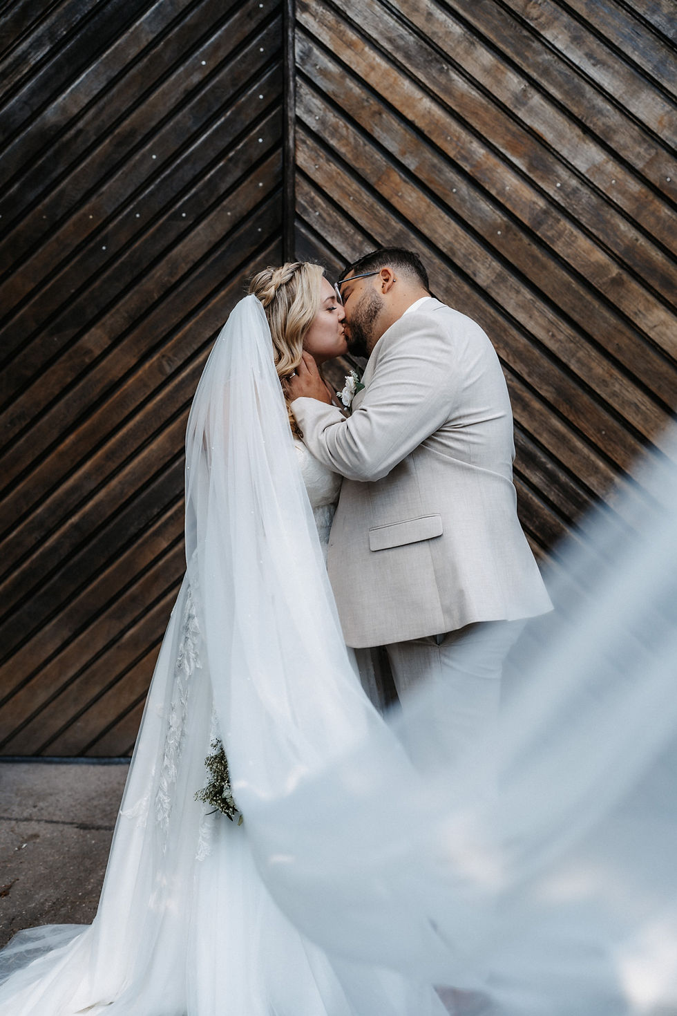 Hochzeitsreportage-A&G-Forsthaus-Neuhaus-Saarland-modern-wedding-Hochzeitsfotografie-Saarl