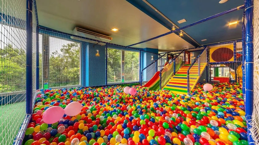 Área de recreação infantil do Laghetto Resort Golden em Gramado, diversão para crianças no resort