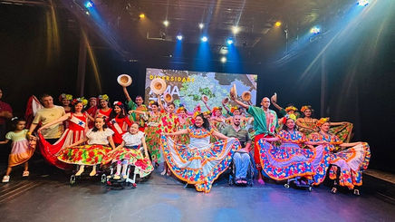 Cia do Nosso Jeito apresenta espetáculo no Teatro Waldemar Henrique