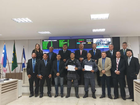 MILITARES QUE SALVARAM BEBÊ RECEBEM MOÇÃO DE HONRA AO MÉRITO NA CÂMARA DE VEREADORES