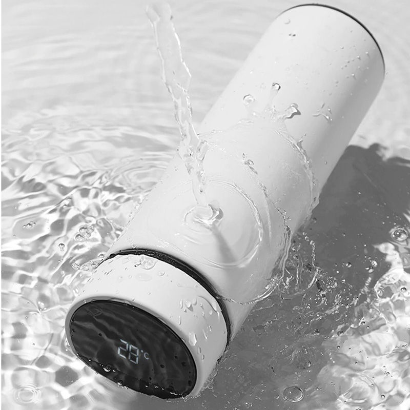 Thumbnail: Fahrenheit personal thermal bottle with touchscreen