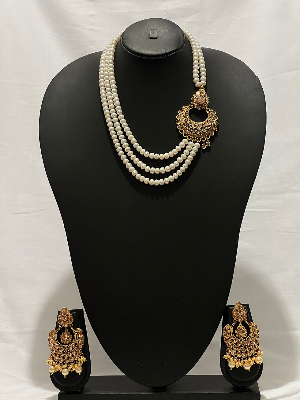 Thumbnail: Princes Necklace Kundan Set