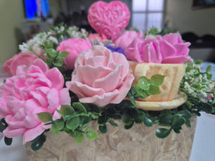 4 סדנאות מדליקות-הכנת מזרקה, פרחים מסבונים, ציור על בגדים, תמונת אסמבלאז'