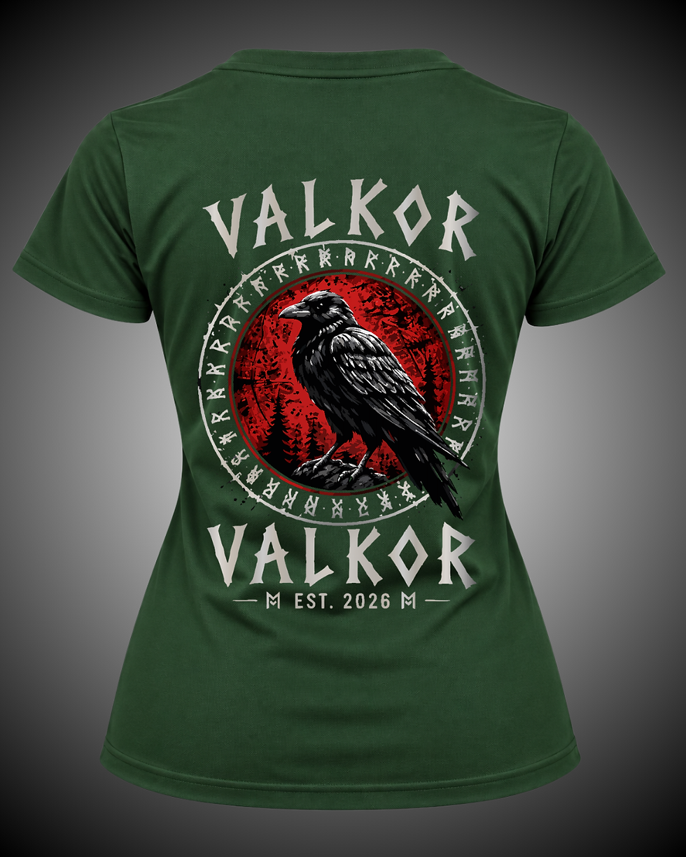 Miniatura: Costas da Camiseta Feminina Valkor Essential verde com estampa de corvo.
