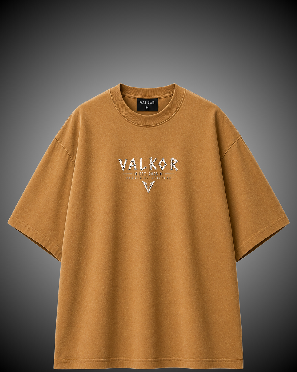 Miniatura: Camiseta Oversized Valkor marrom com estampa streetwear branca.