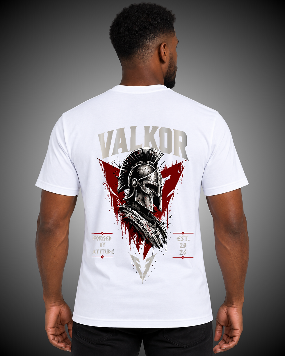 Miniatura: Costas da Camiseta Valkor Essential Masculina branca com estampa de elmo espartano.