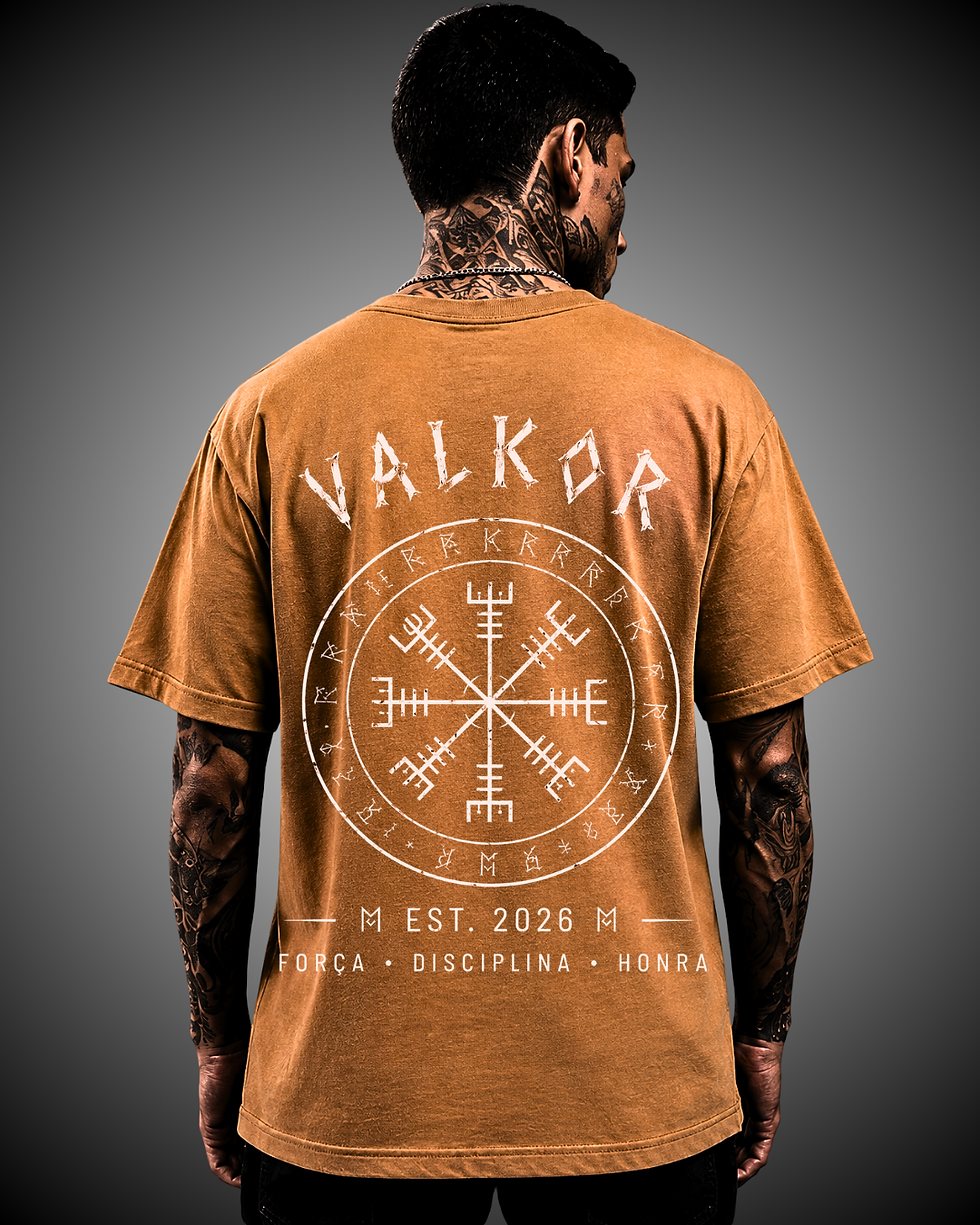 Miniatura: Camiseta Oversized Valkor marrom com estampa viking nas costas.