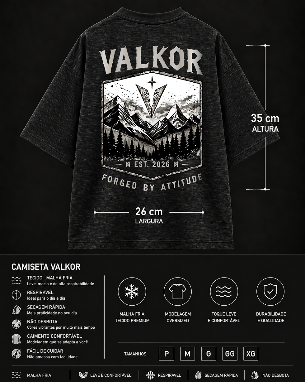 Miniatura: Camiseta Valkor Essential Masculina preta com estampa de montanhas e medidas da arte.