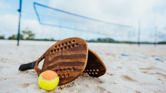 Irmãs Nany e Valquíria Oliveira Brilham na Arena Norte Beach Tennis em Campo Grande
