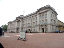 Charles returns from US, demolishes east wing of Buck House