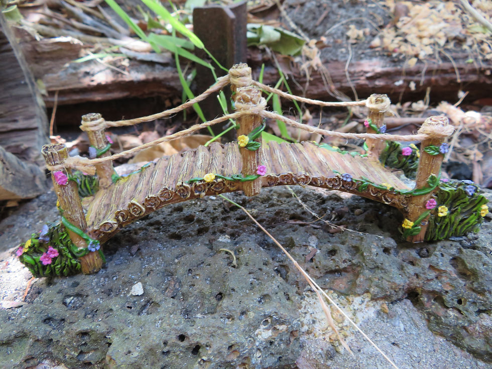 Thumbnail: 17cm woodland fairy bridge