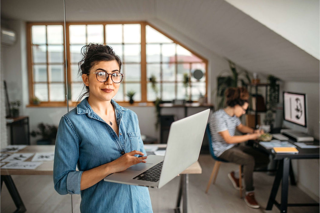 Istock-ArtistInStudio.jpg