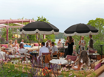 Ellery-beach-house-poolparty