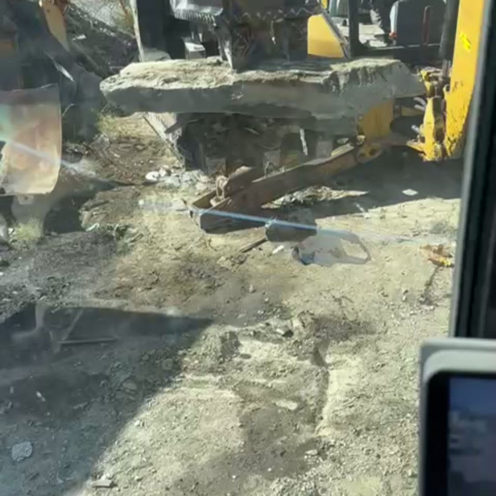 Cucharón triturador para excavadora de 20 t – video