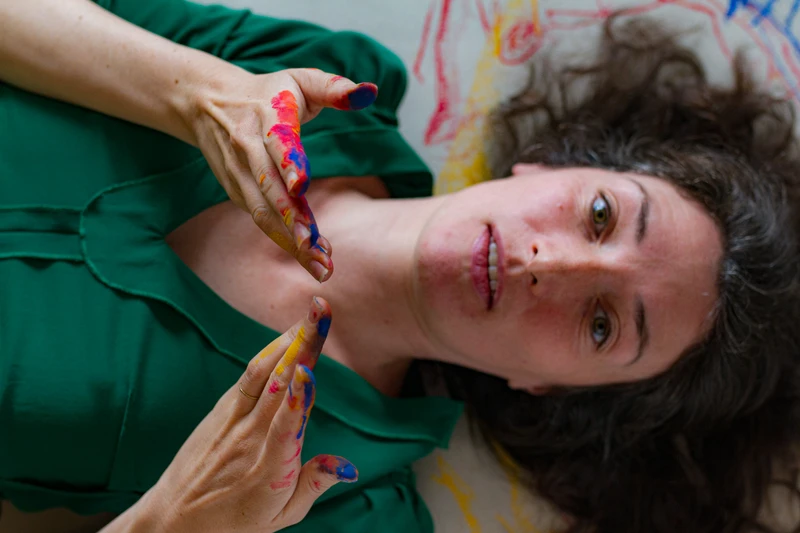 Theresa Doyle La puissance du dessin. Connexion au corps, aux ressentis, rituel de passage.