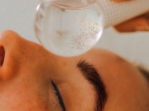 Ritual de Japanese Head Spa Pamplona con masaje craneal japonés, cuidado del cuero cabelludo y experiencia de bienestar integral.