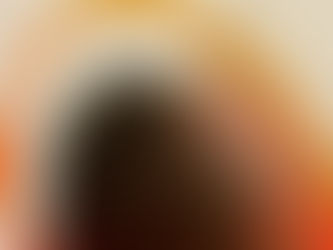 Masaje craneal japonés para hombre durante experiencia de spa capilar