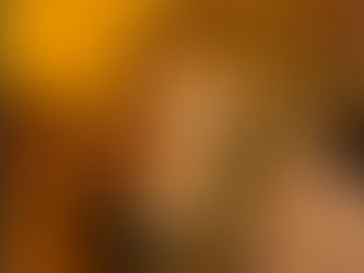 Persona recibiendo una experiencia de Head Spa en un ambiente relajante