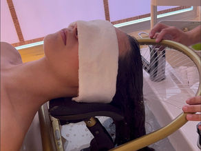 Ritual de Japanese Head Spa realizando detox capilar profundo tras el invierno