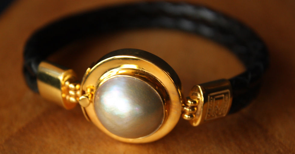 Thumbnail: Gold plaited White South Sea Pearl Bracelet