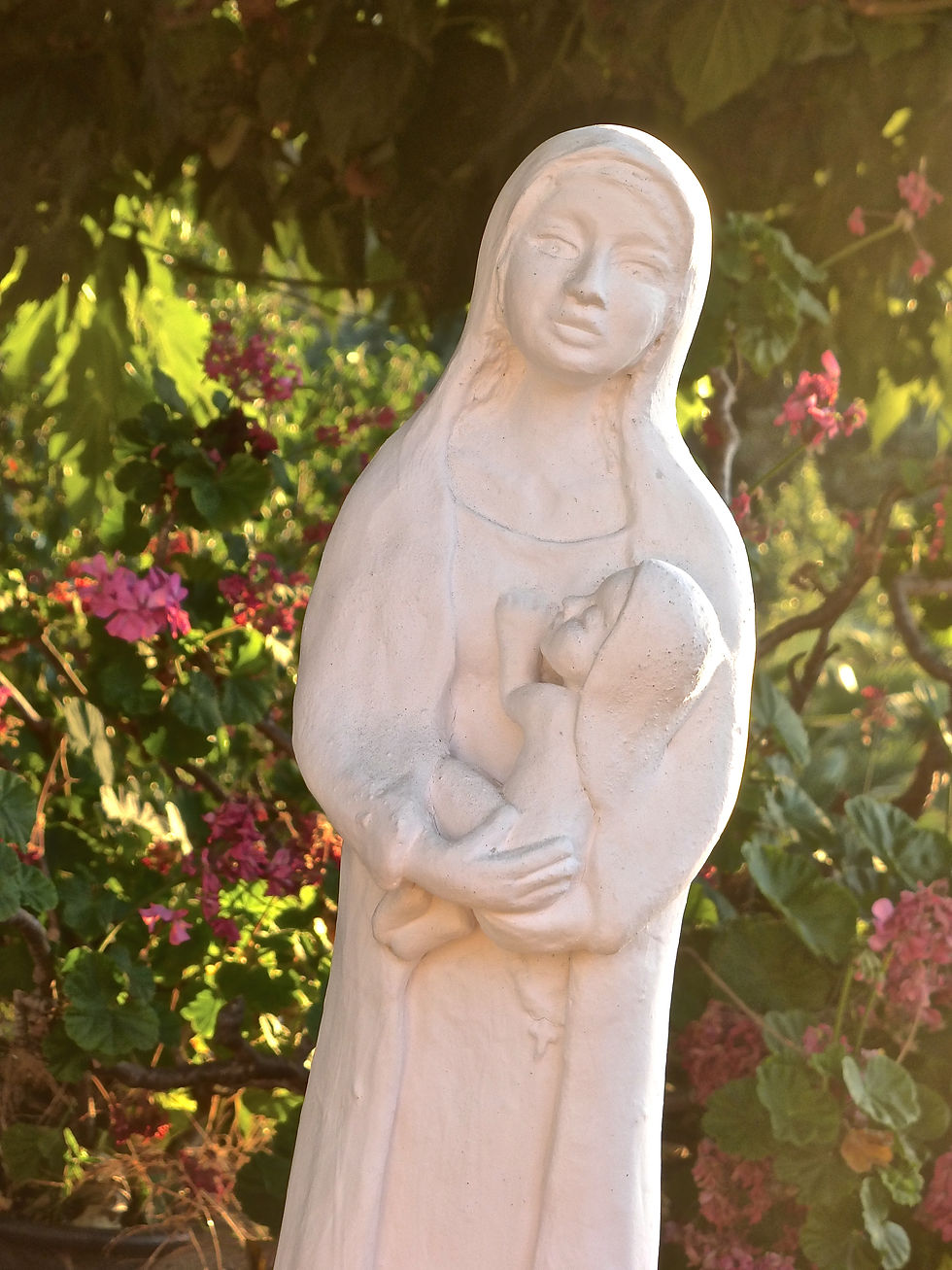 Sainte protectrice de notre famille et foyer.