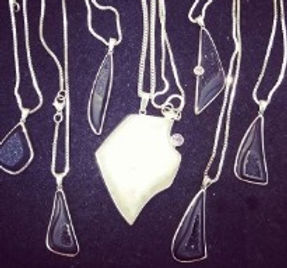 Pendants_ Sanni F 200.jpg