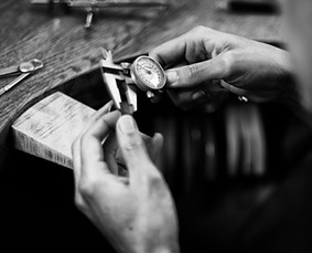 Learning traditional jewlelry techniques for an experienced Jewellery professional at The Bespoke Jewelelry Training Company