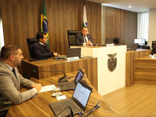 Proposta que reajusta salários dos professores da rede pública estadual de ensino avança nas comissões de Finanças e Tributação, e de Educação