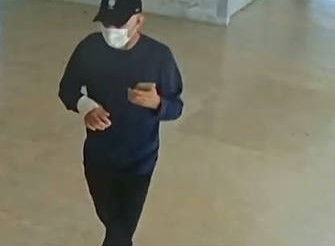 Homem invade apartamento e furta equipamentos fotográficos na Asa Norte (DF)