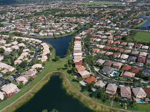 'Fundo de reserva'EUA: Lei aumenta custos condominiais para evitar tragédias na Flórida