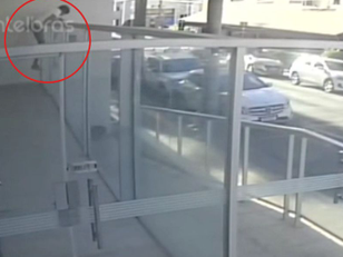 Ladrão burla segurança, invade e furta apartamentos em prédio na Praça Popular