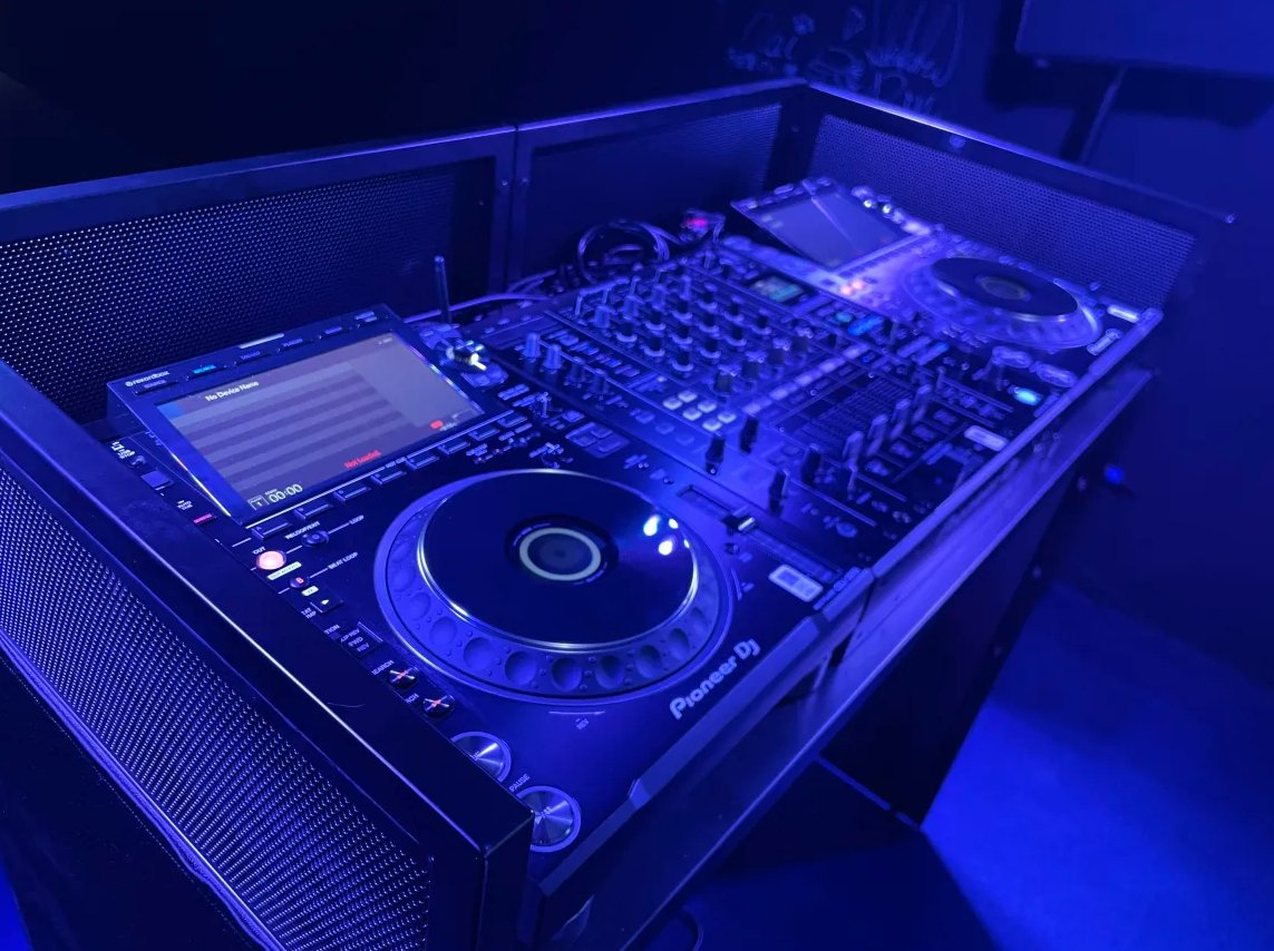 最新のDJ設備もレンタル可能！
　