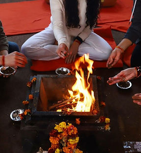 Havan fire ceremony at Phool Chatti Yoga Ashram