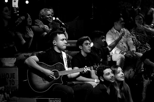 VL FUNDO 3_edited.jpg