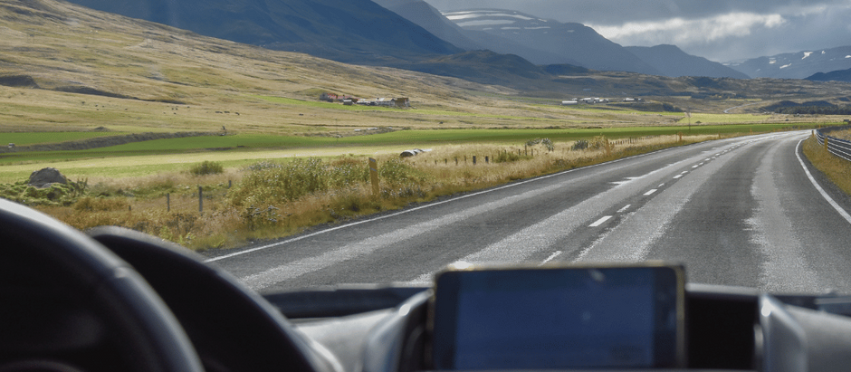 Preparing Your Vehicle For A Road Trip: Auto Glass Edition